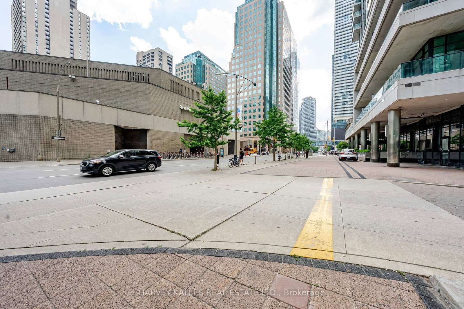 16 Yonge Street, Unit 3211 thumbnail 35