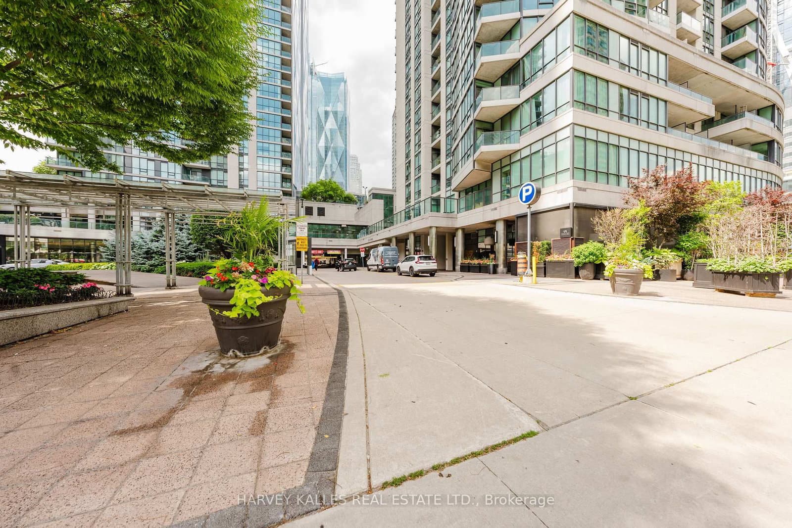 16 Yonge Street, Unit 3211 thumbnail 39