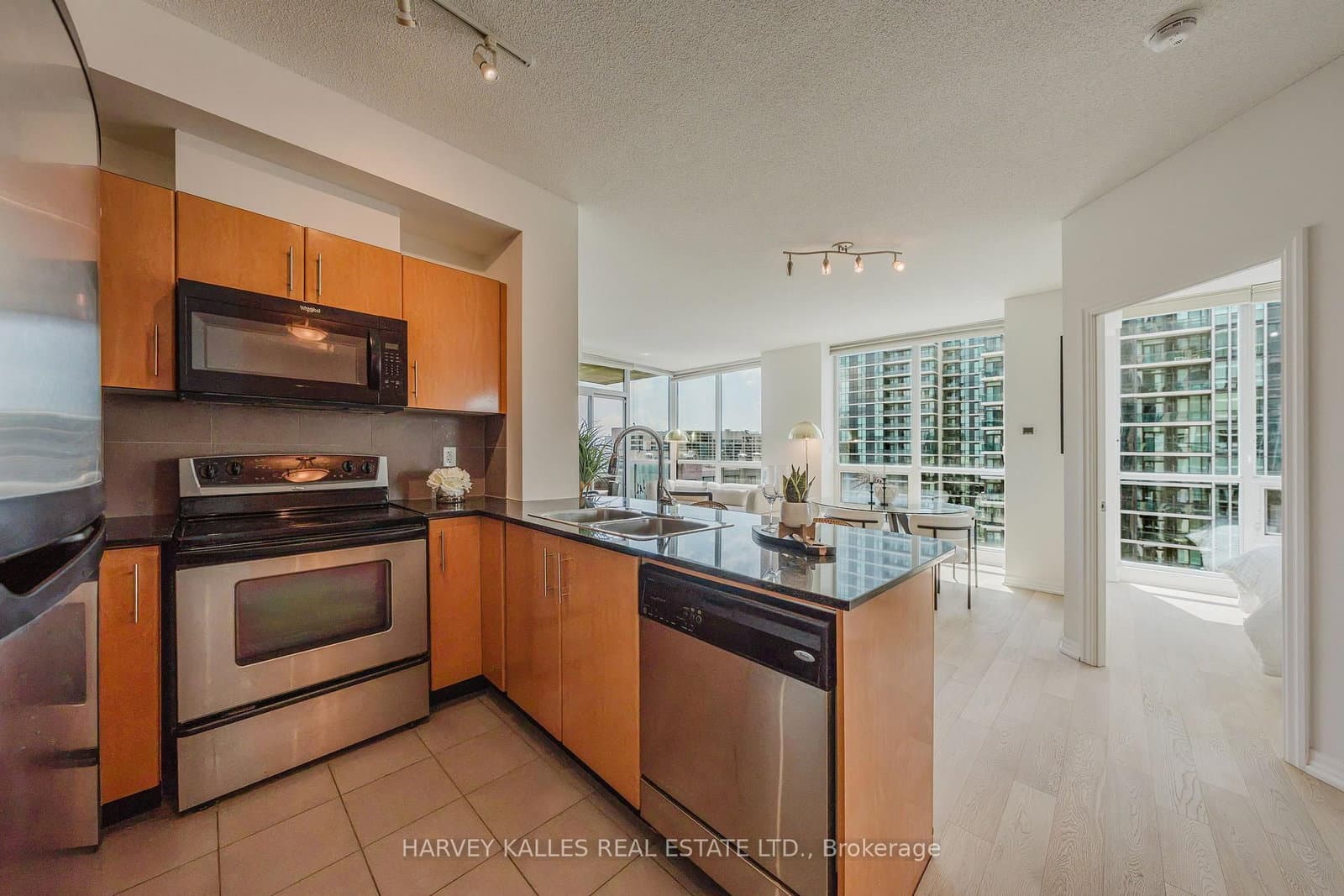16 Yonge Street, Unit 3211 thumbnail 4