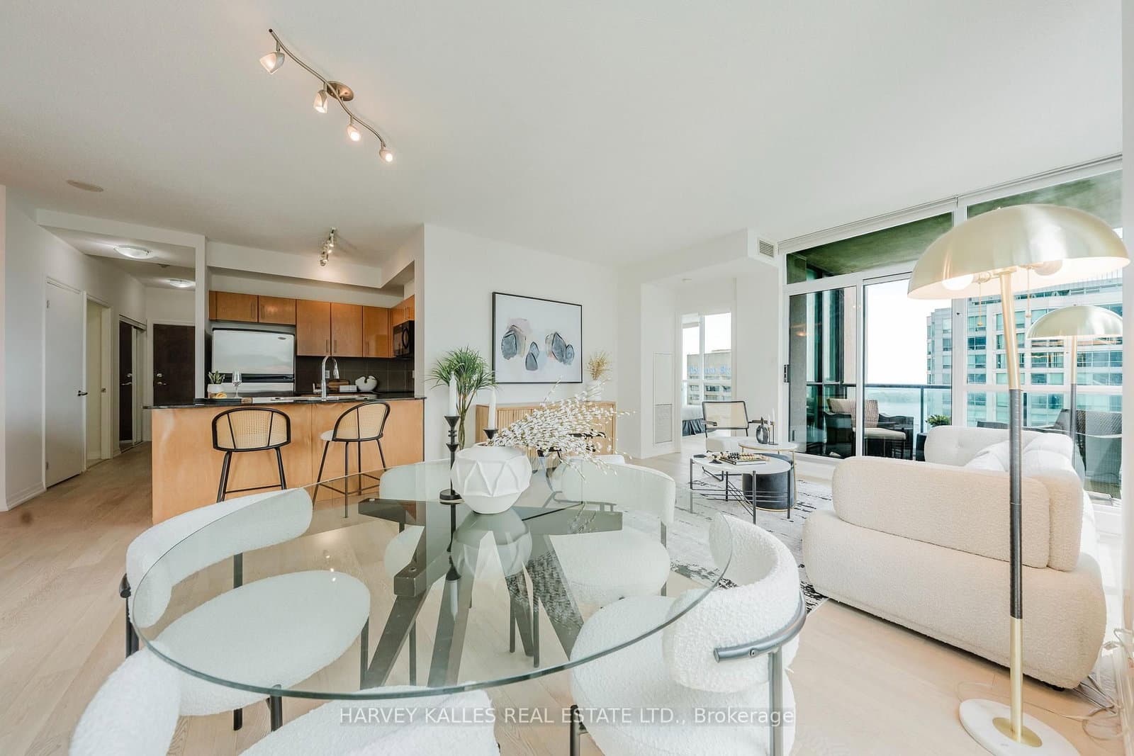16 Yonge Street, Unit 3211 thumbnail 6