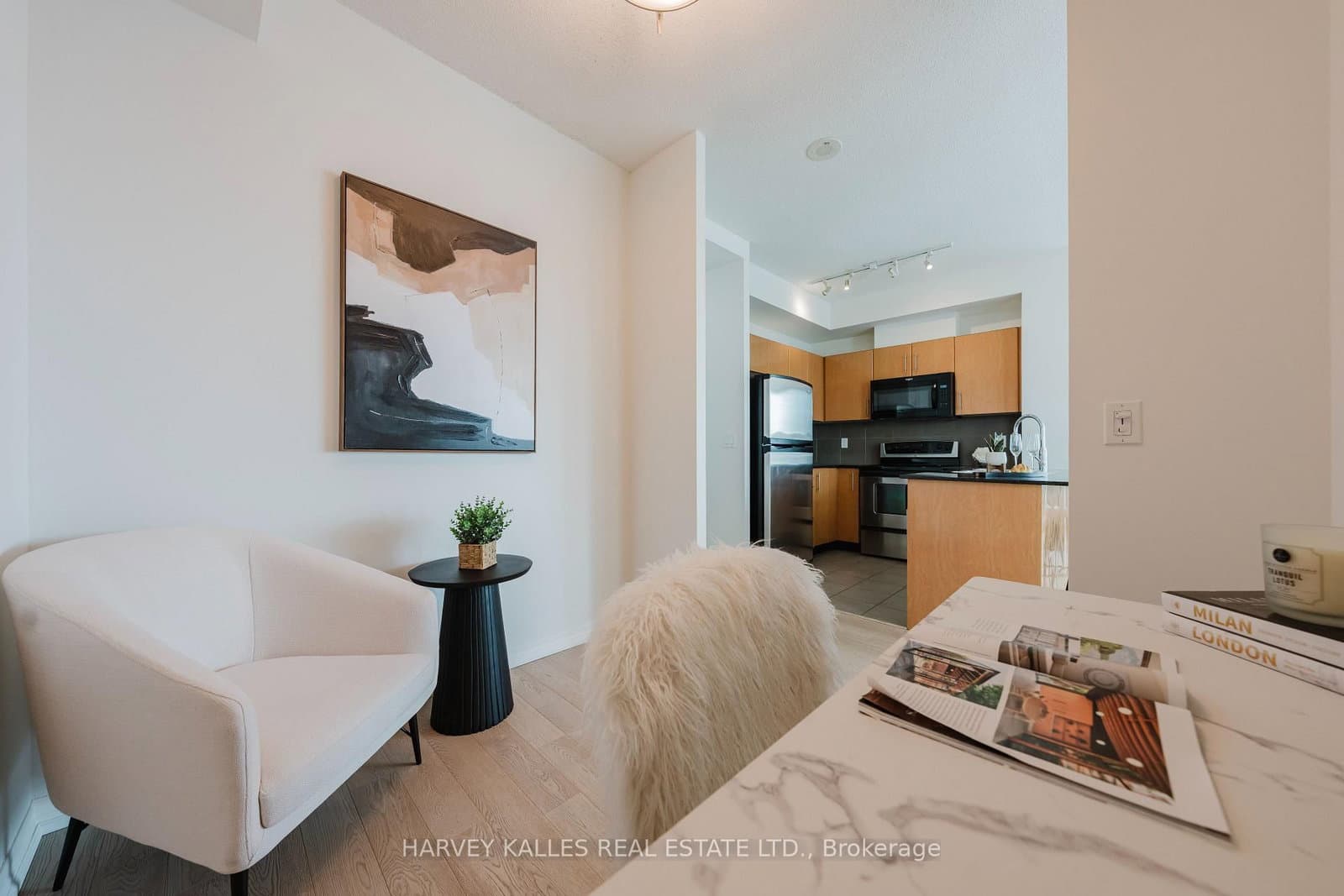 16 Yonge Street, Unit 3211 thumbnail 7