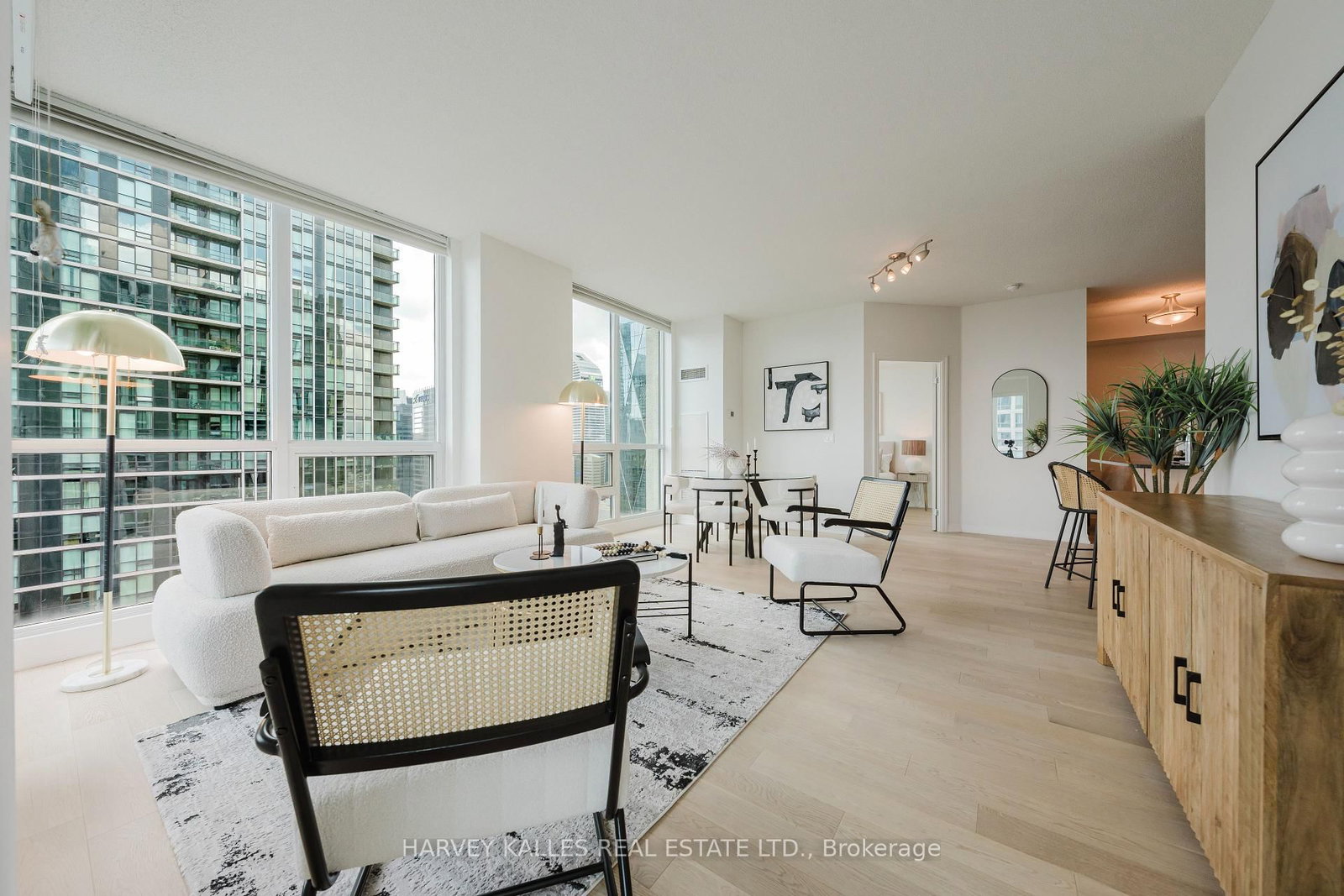 16 Yonge Street, Unit 3211 thumbnail 8