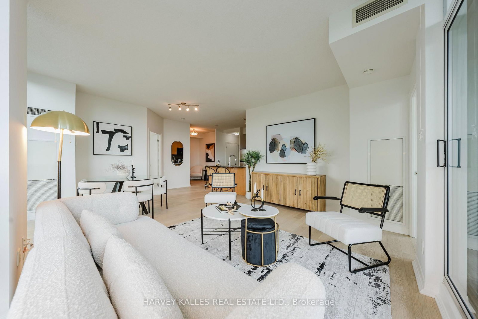 16 Yonge Street, Unit 3211 thumbnail 9