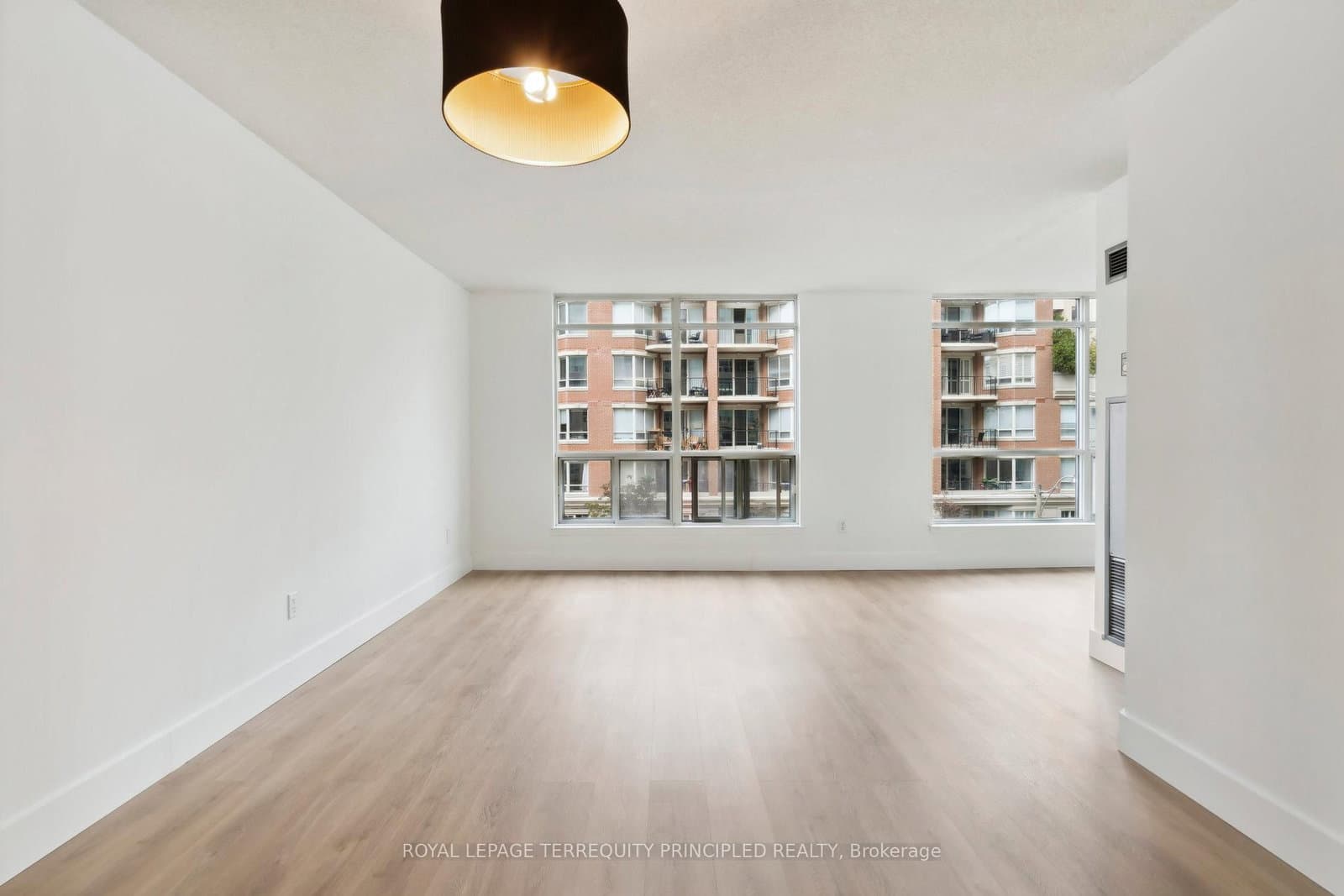 942 Yonge Street, Unit 418 thumbnail 12