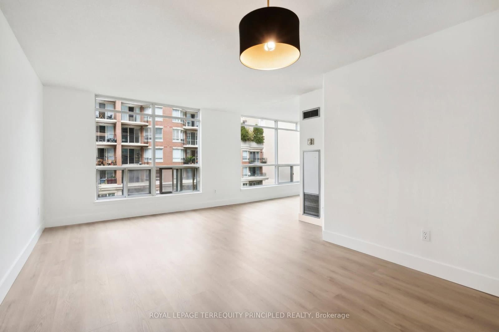 942 Yonge Street, Unit 418 thumbnail 13