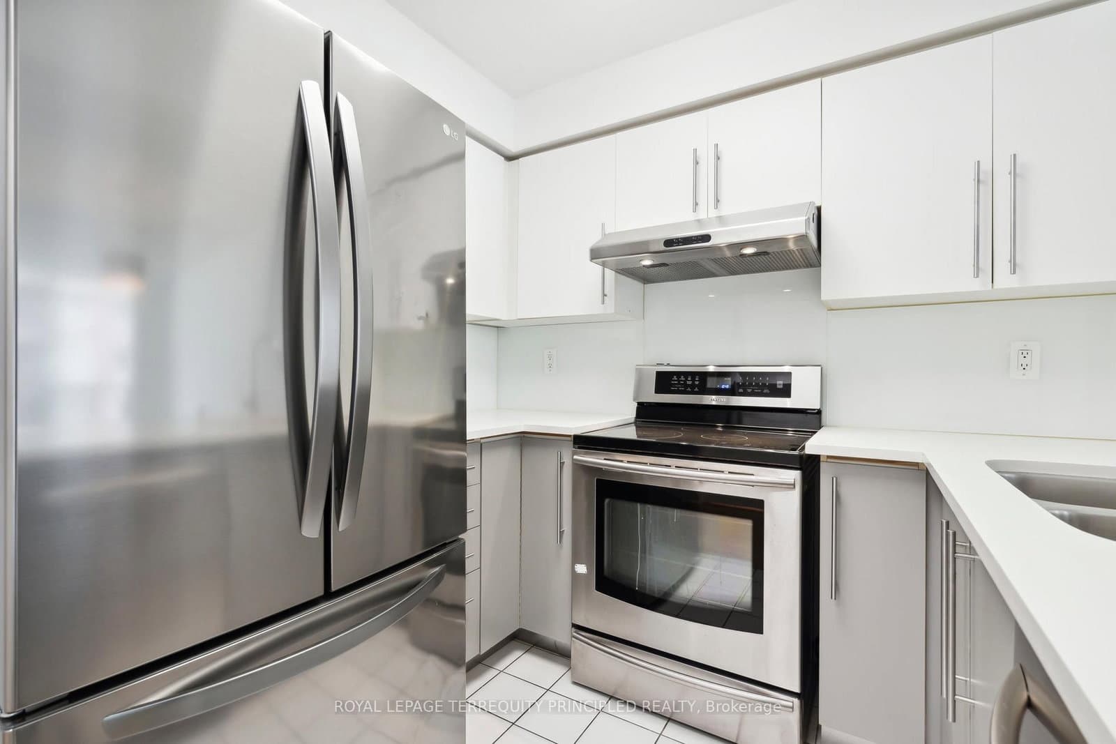 942 Yonge Street, Unit 418 thumbnail 5