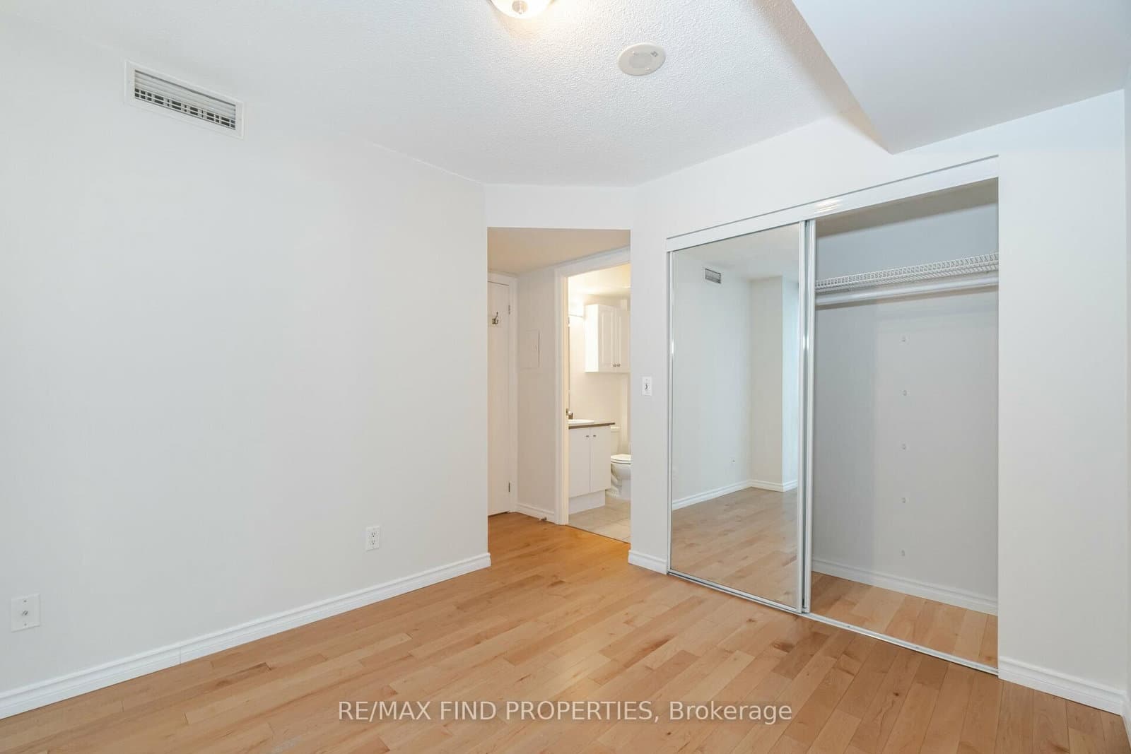 12 Yonge Street, Unit 1505 thumbnail 19