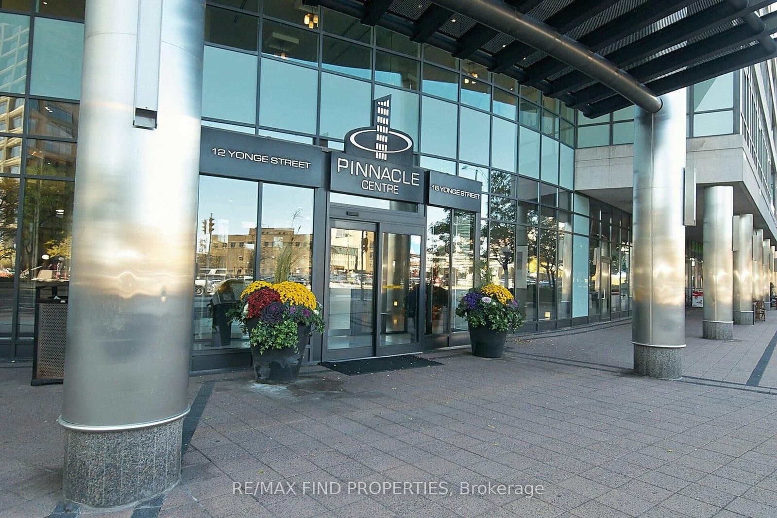 12 Yonge Street, Unit 1505 thumbnail 2