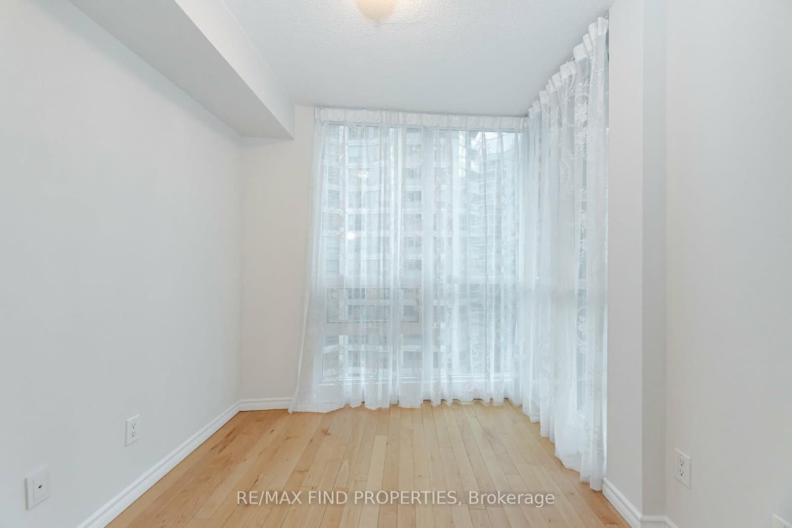12 Yonge Street, Unit 1505 thumbnail 21