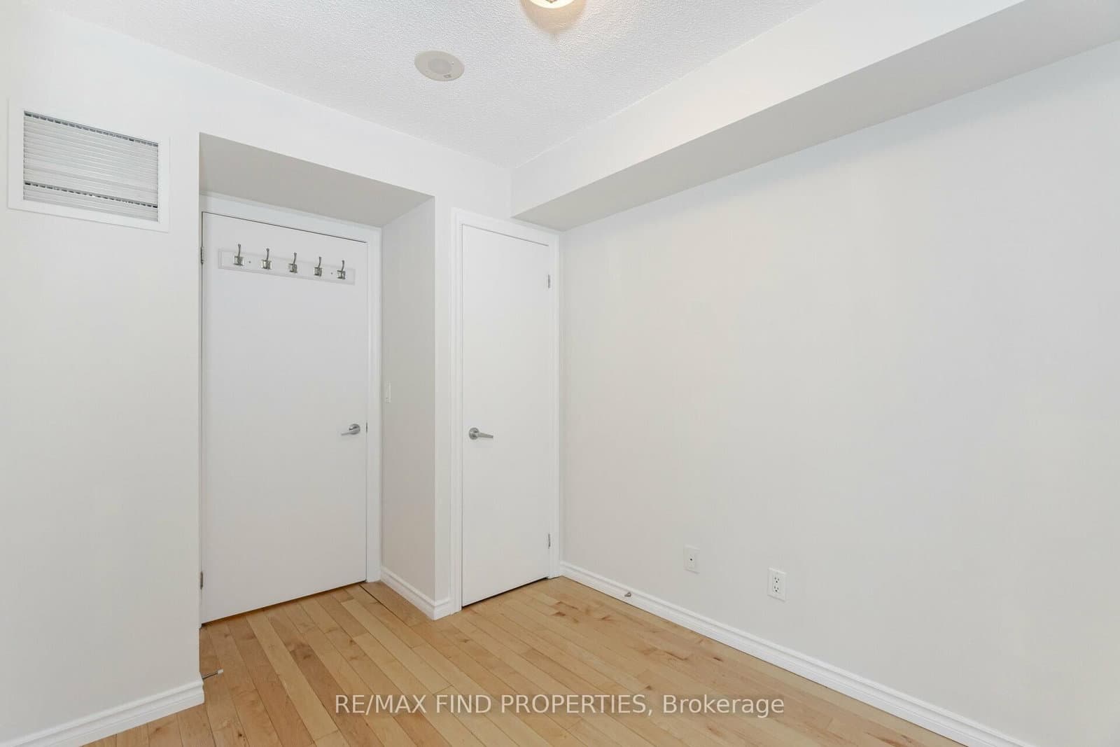 12 Yonge Street, Unit 1505 thumbnail 22