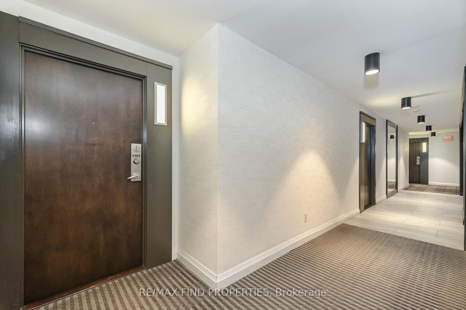 12 Yonge Street, Unit 1505 thumbnail 4