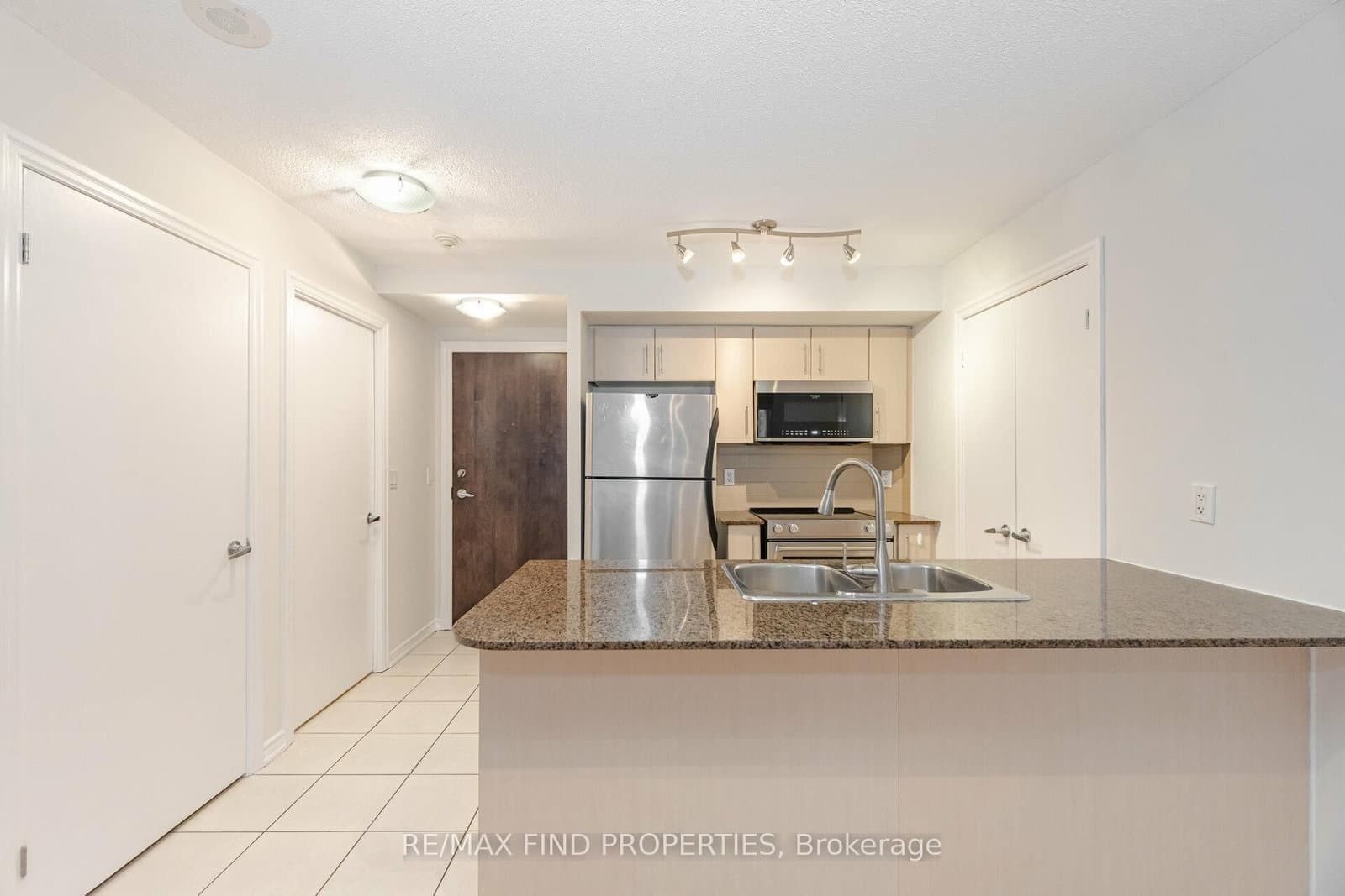 12 Yonge Street, Unit 1505 thumbnail 8