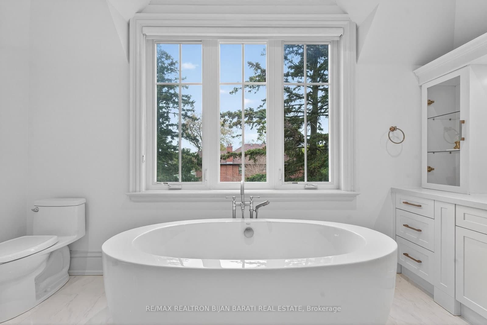 122 Holmes Avenue thumbnail 27