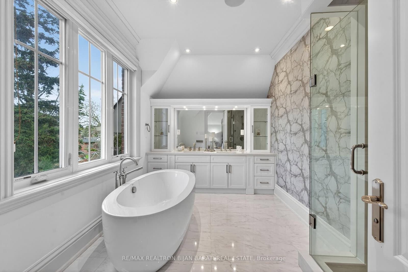 122 Holmes Avenue thumbnail 28