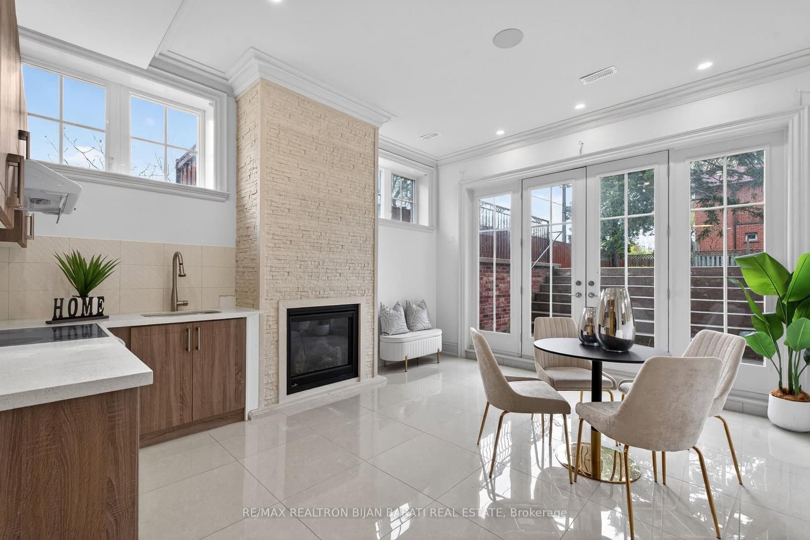 122 Holmes Avenue thumbnail 36