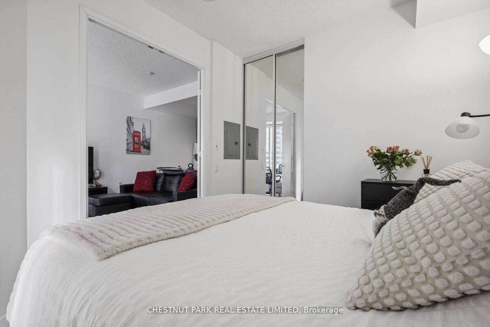 85 Bloor Street E, Unit 1014 thumbnail 12