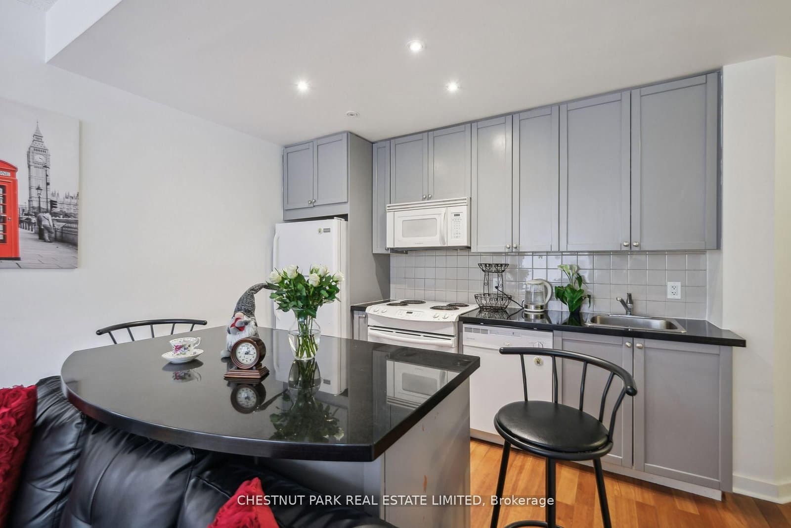 85 Bloor Street E, Unit 1014 thumbnail 24