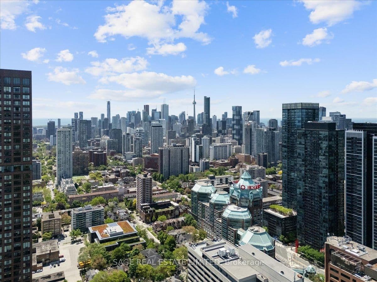 360 Bloor Street E, Unit 209 thumbnail 28