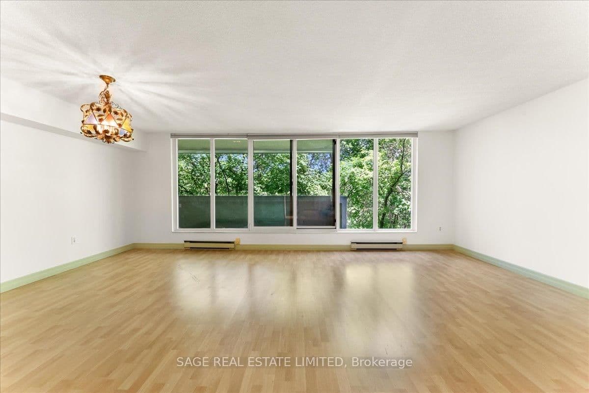 360 Bloor Street E, Unit 209 thumbnail 3