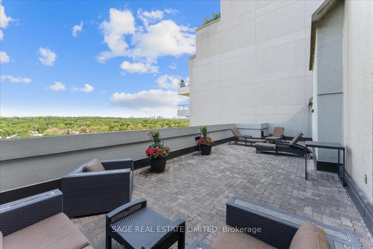 360 Bloor Street E, Unit 209 thumbnail 34