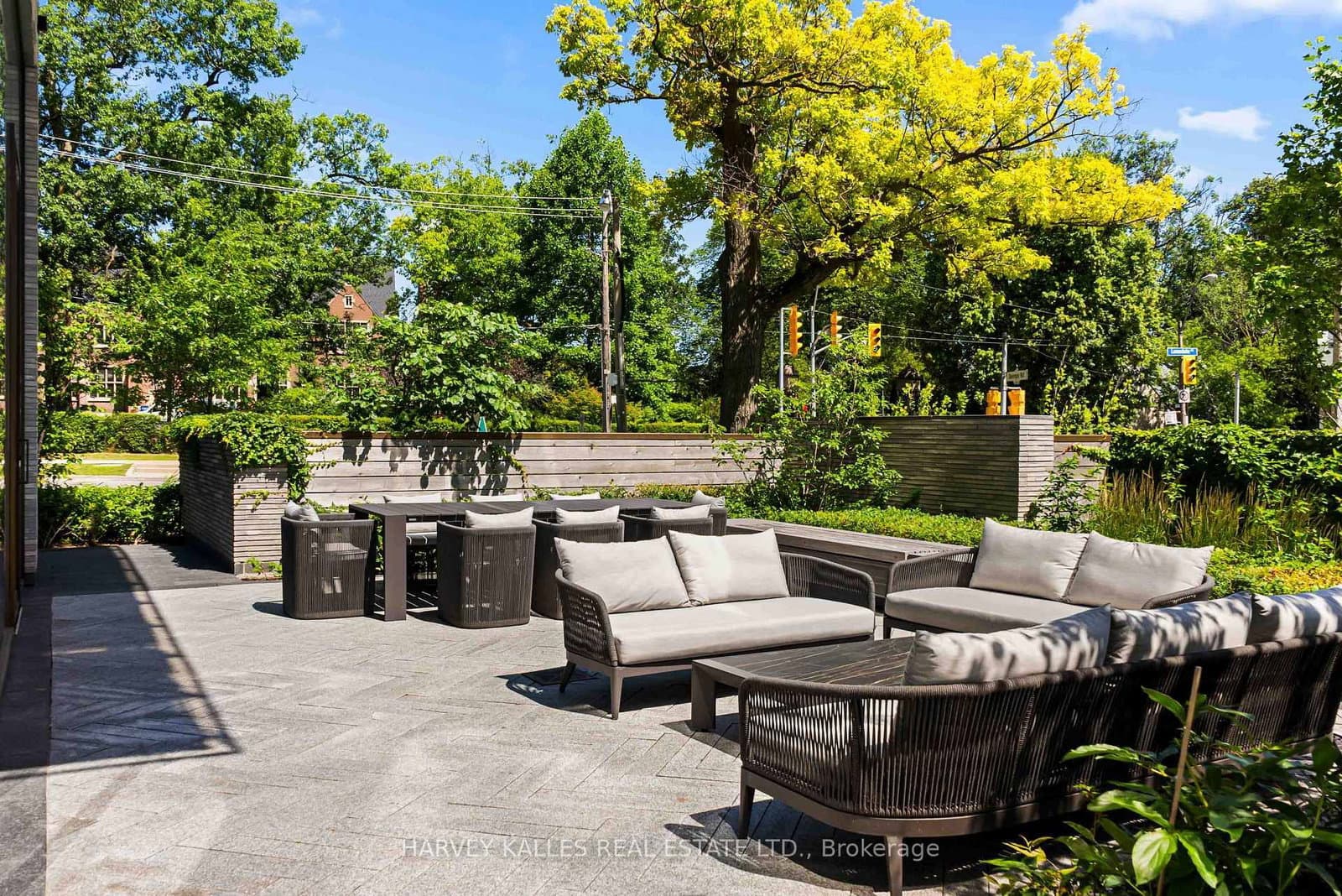 215 Lonsdale Road, Unit 1205 thumbnail 27