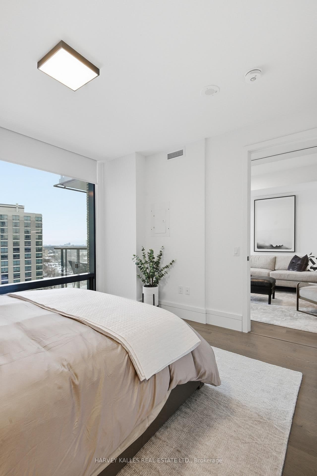 215 Lonsdale Road, Unit 1205 thumbnail 9