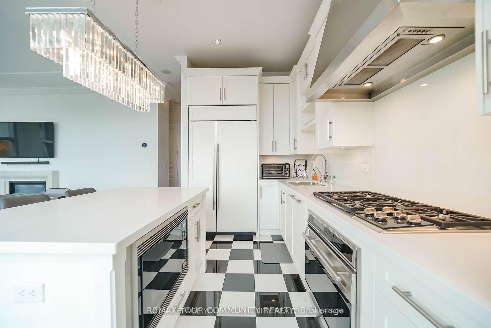 183 Wellington Street W, Unit 3903 thumbnail 14