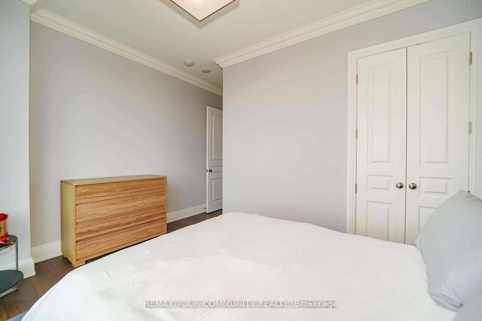 183 Wellington Street W, Unit 3903 thumbnail 16