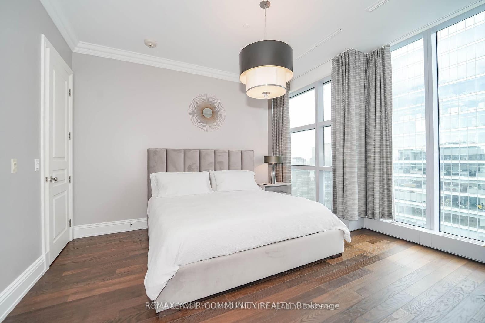 183 Wellington Street W, Unit 3903 thumbnail 20