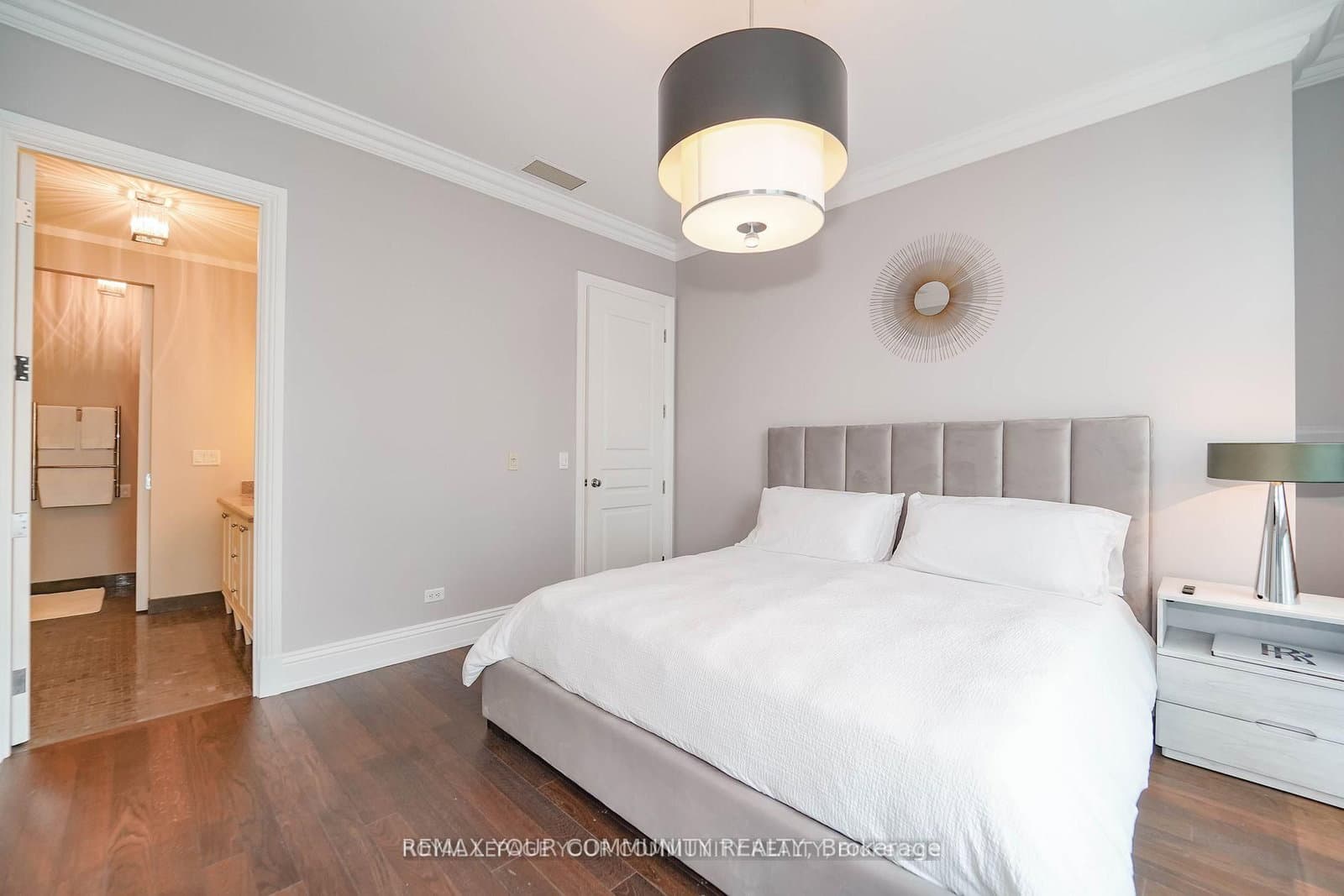 183 Wellington Street W, Unit 3903 thumbnail 22