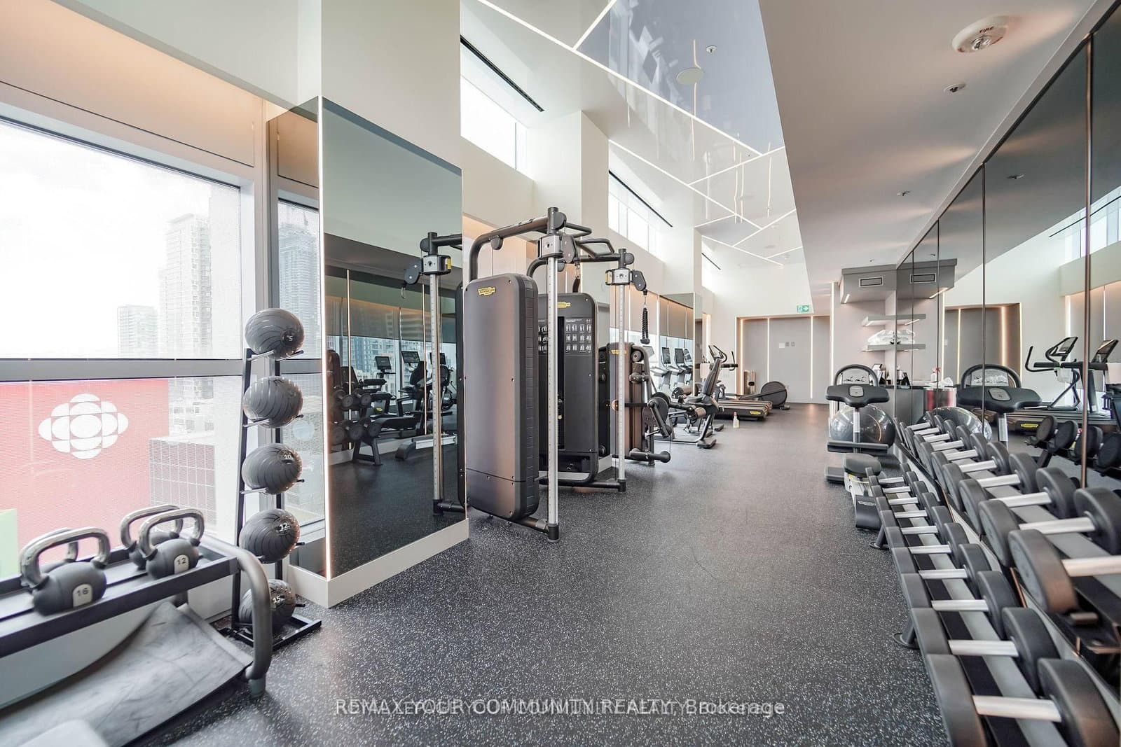 183 Wellington Street W, Unit 3903 thumbnail 26