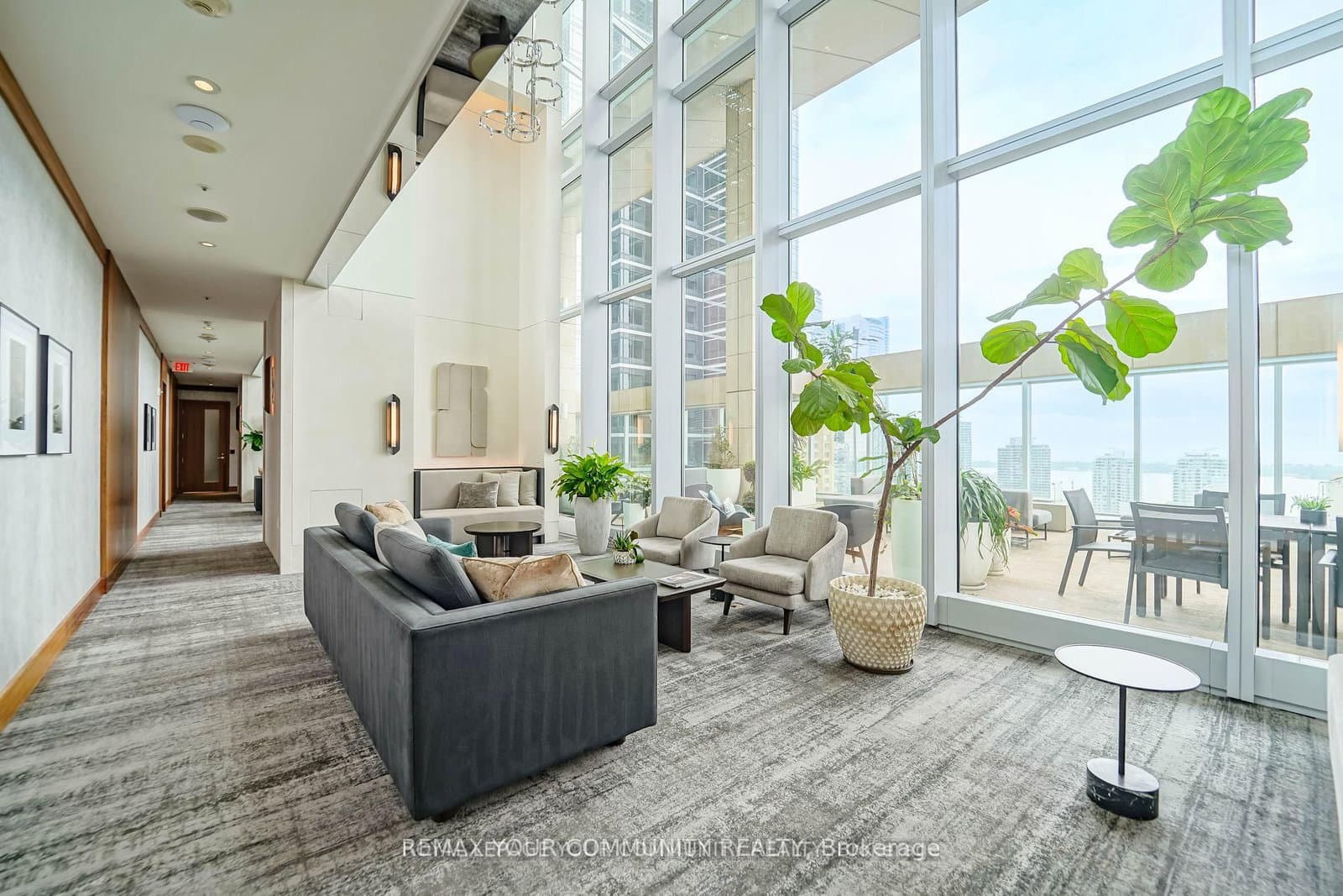 183 Wellington Street W, Unit 3903 thumbnail 32