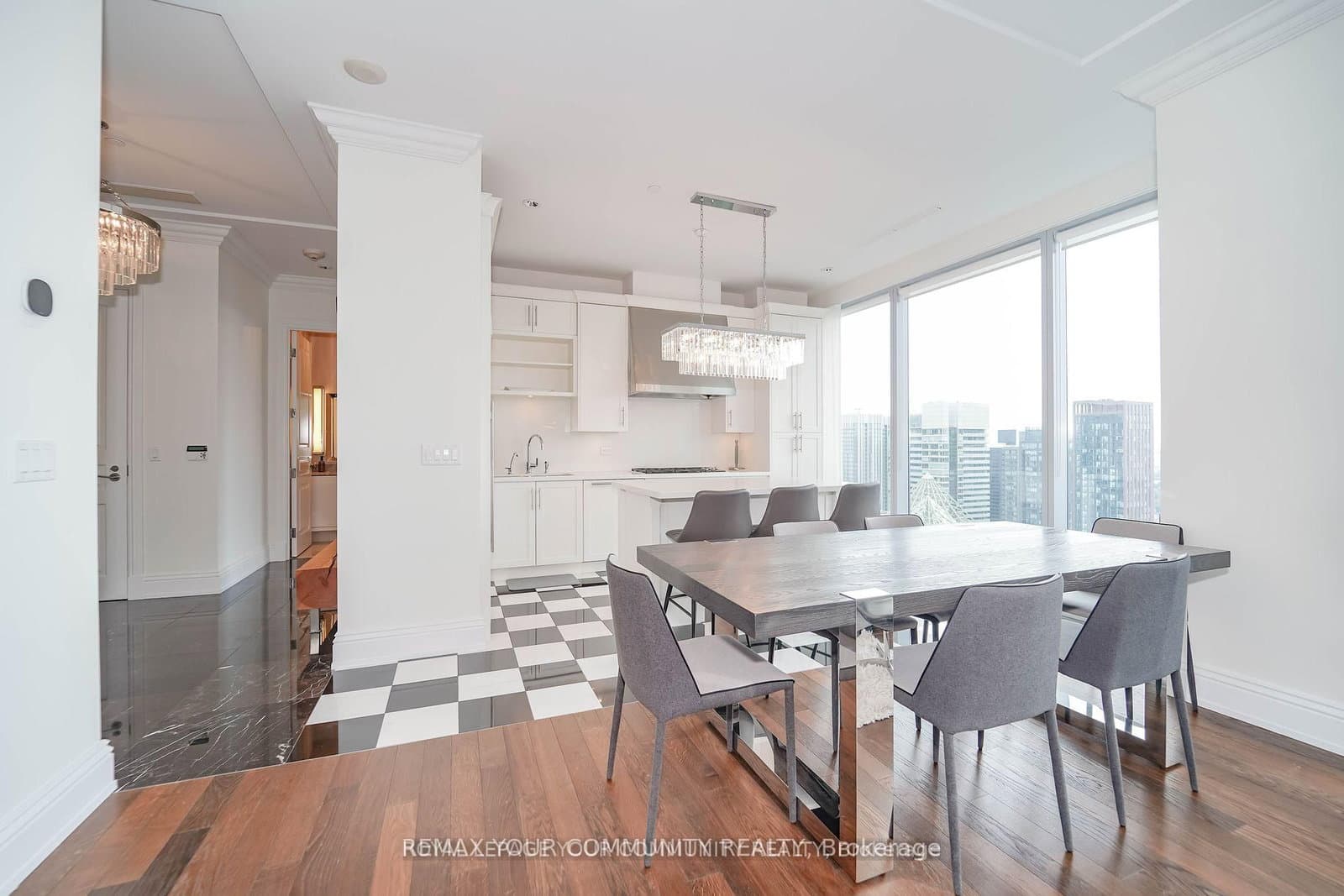 183 Wellington Street W, Unit 3903 thumbnail 9