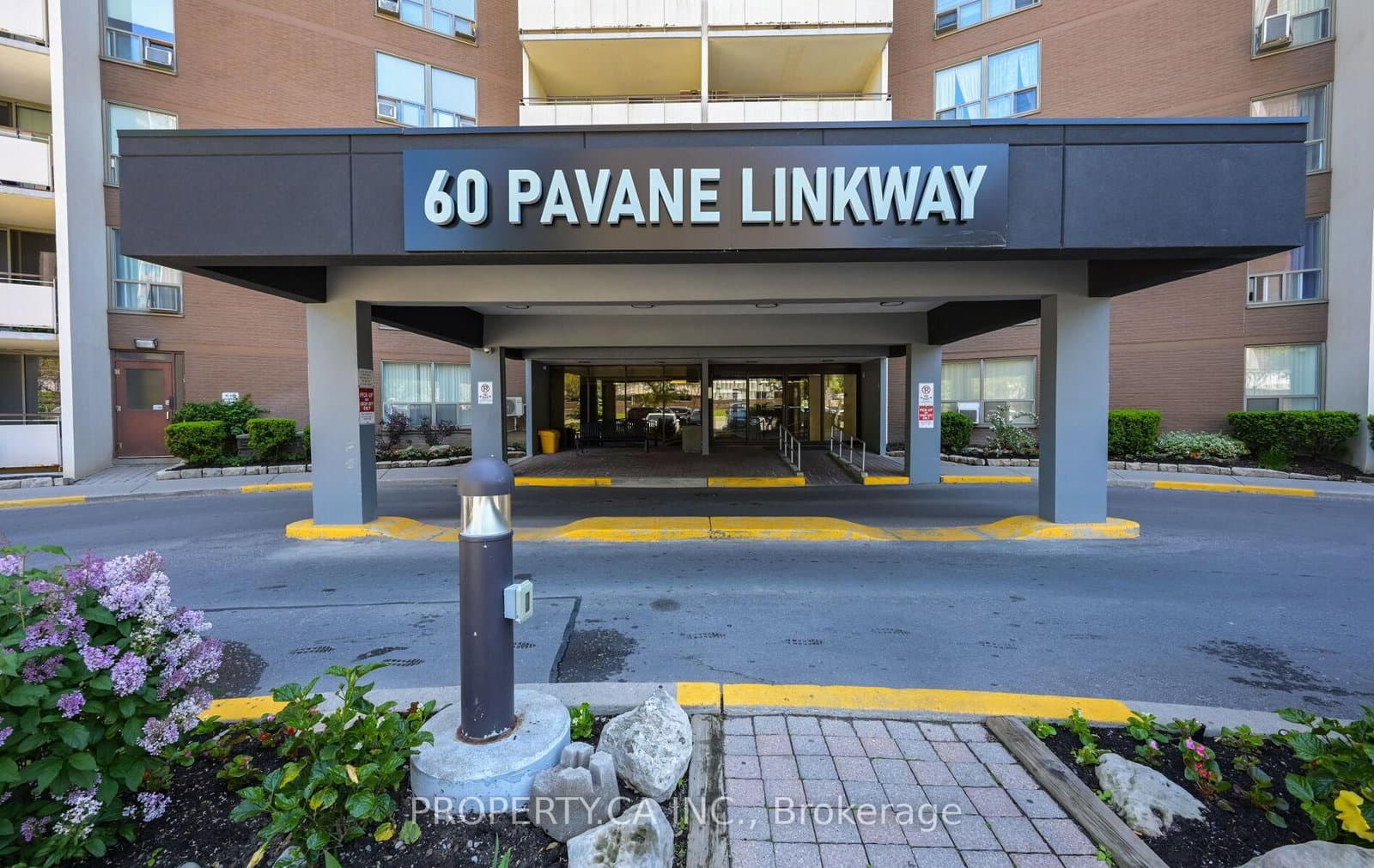 #207 - 60 Pavane Linkway