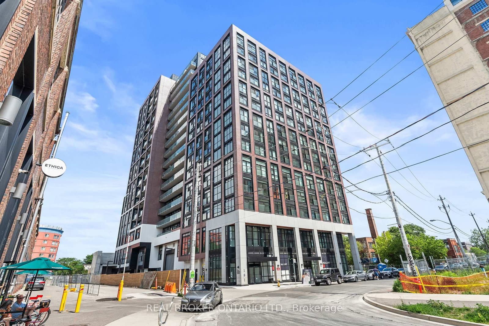 181 Sterling Road, Unit 902 thumbnail 2