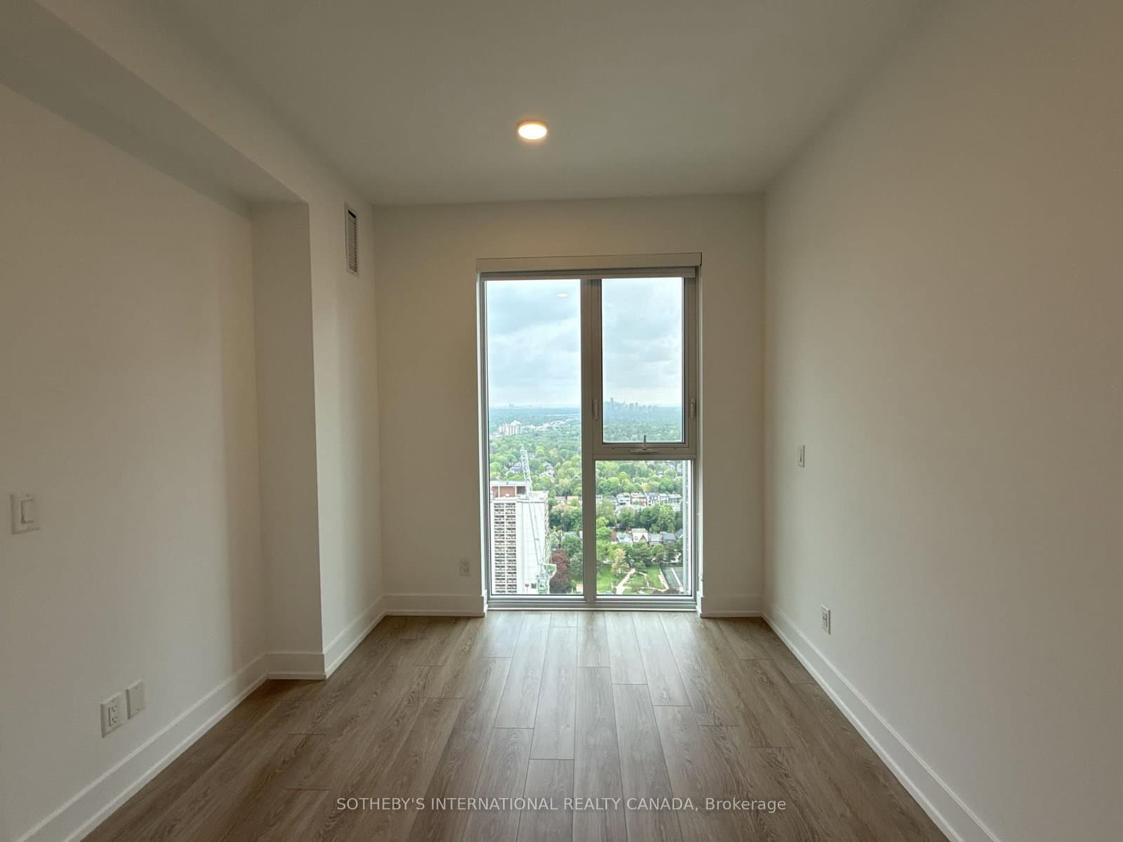 200 Redpath Avenue, Unit 2208 thumbnail 5