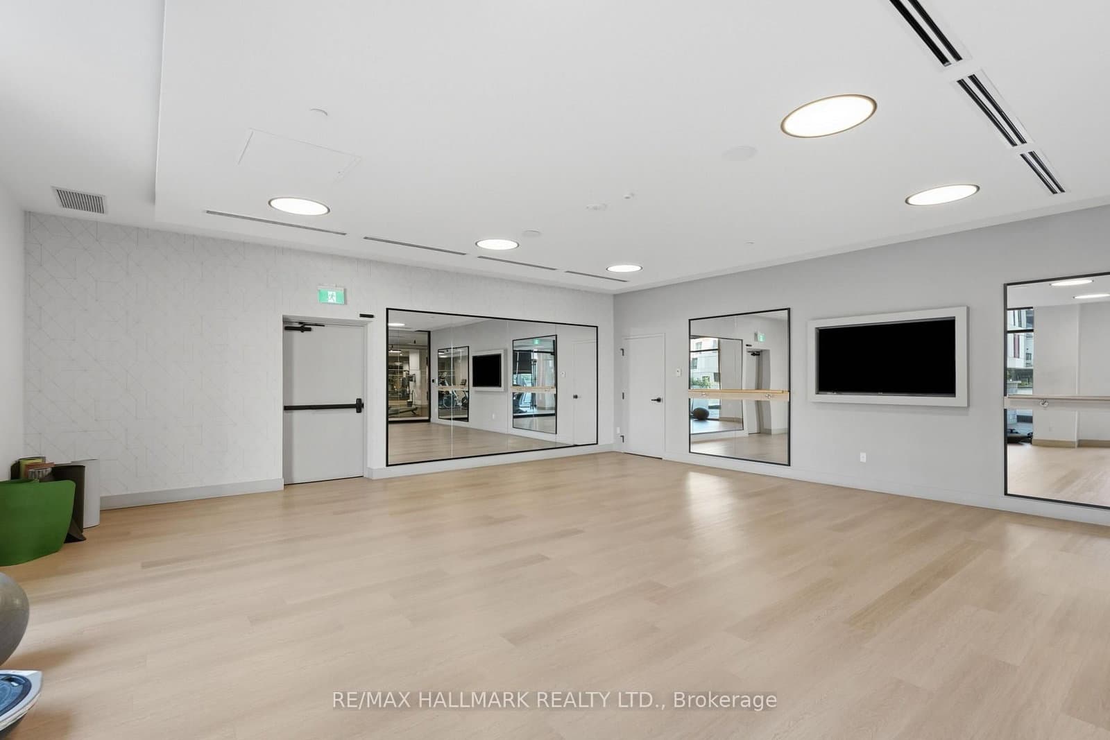 130 River Street, Unit 1306 thumbnail 18