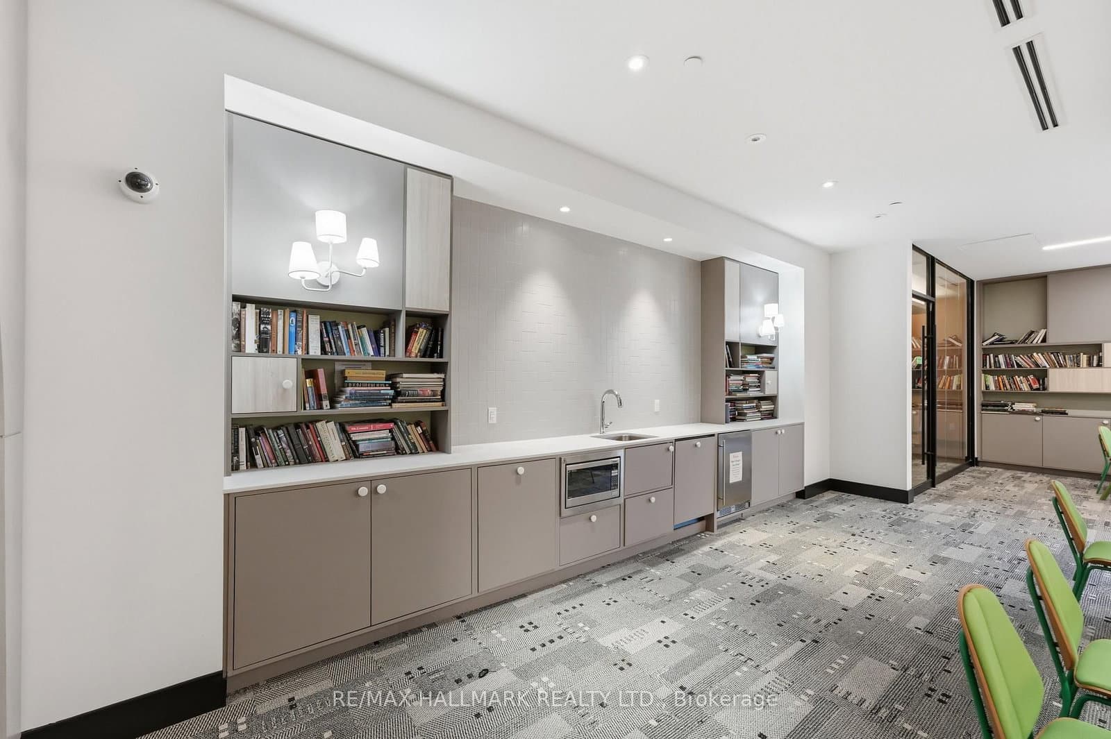 130 River Street, Unit 1306 thumbnail 22