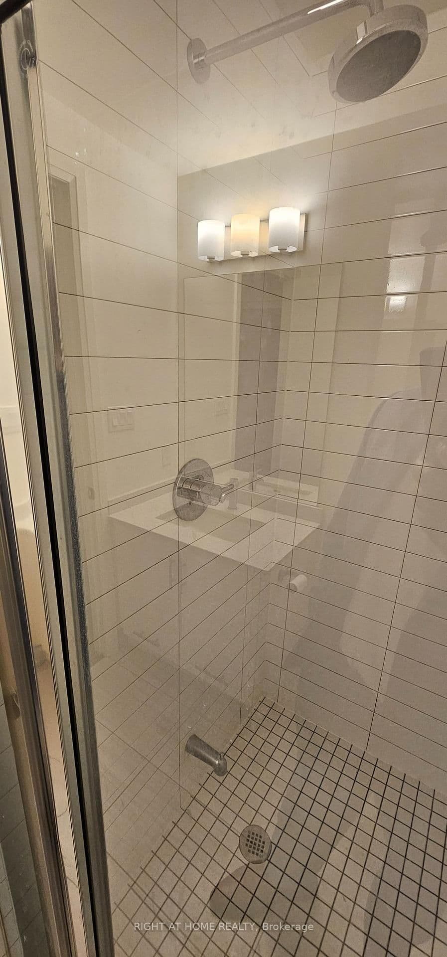460 Adelaide Street, Unit 632 thumbnail 14