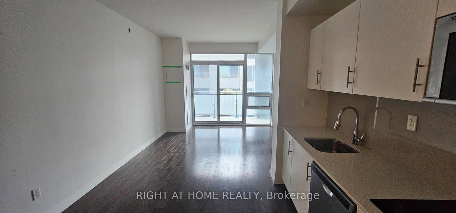 460 Adelaide Street, Unit 632 thumbnail 3