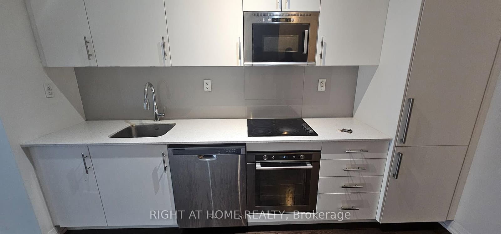 460 Adelaide Street, Unit 632 thumbnail 5