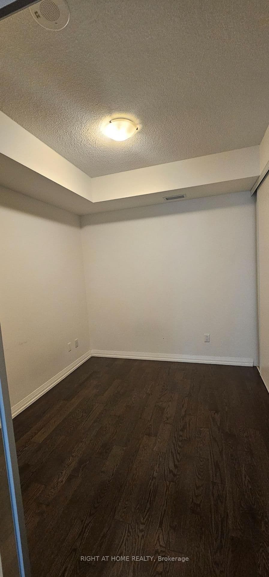 460 Adelaide Street, Unit 632 thumbnail 6