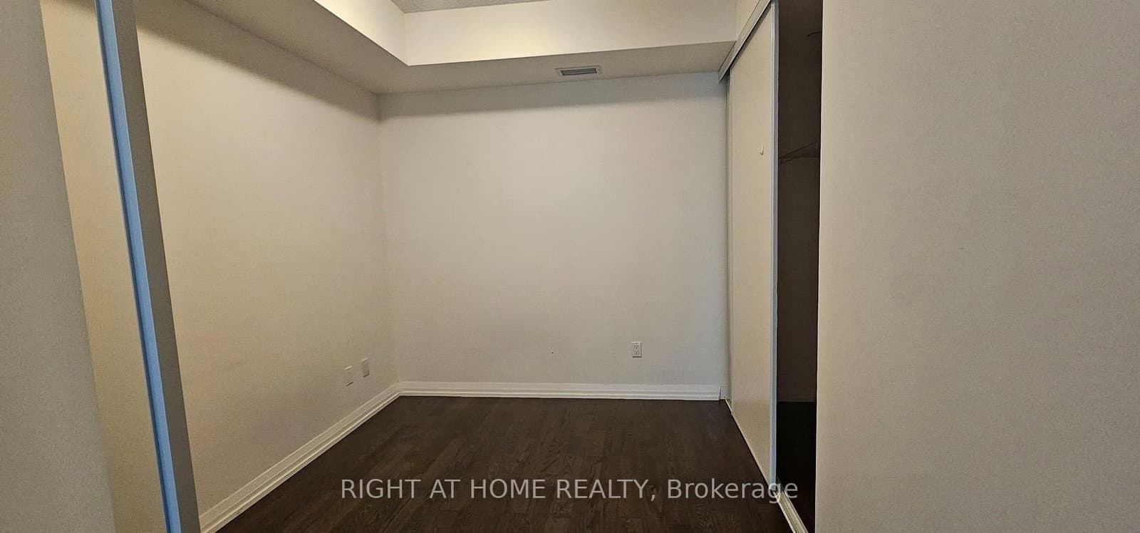 460 Adelaide Street, Unit 632 thumbnail 7