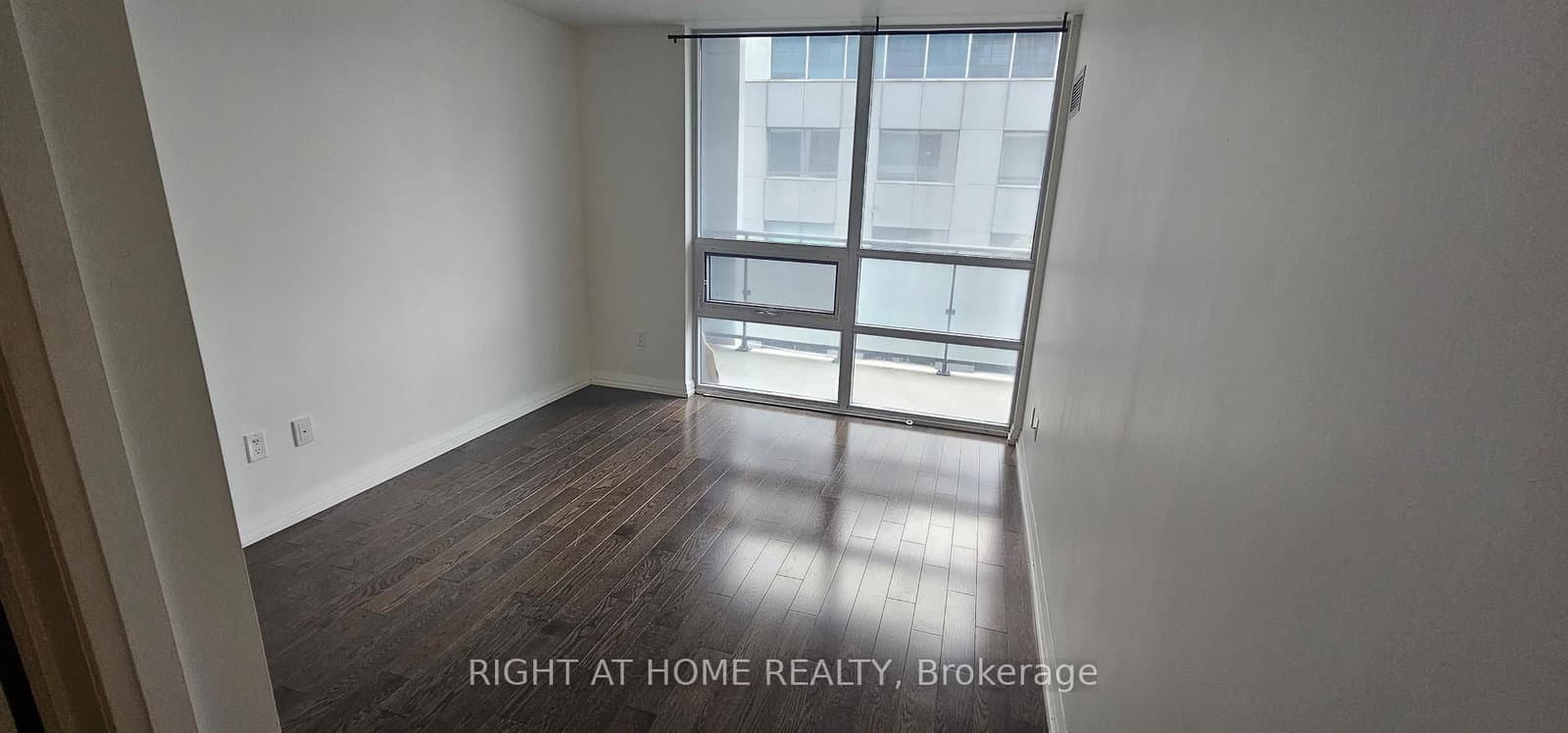 460 Adelaide Street, Unit 632 thumbnail 8