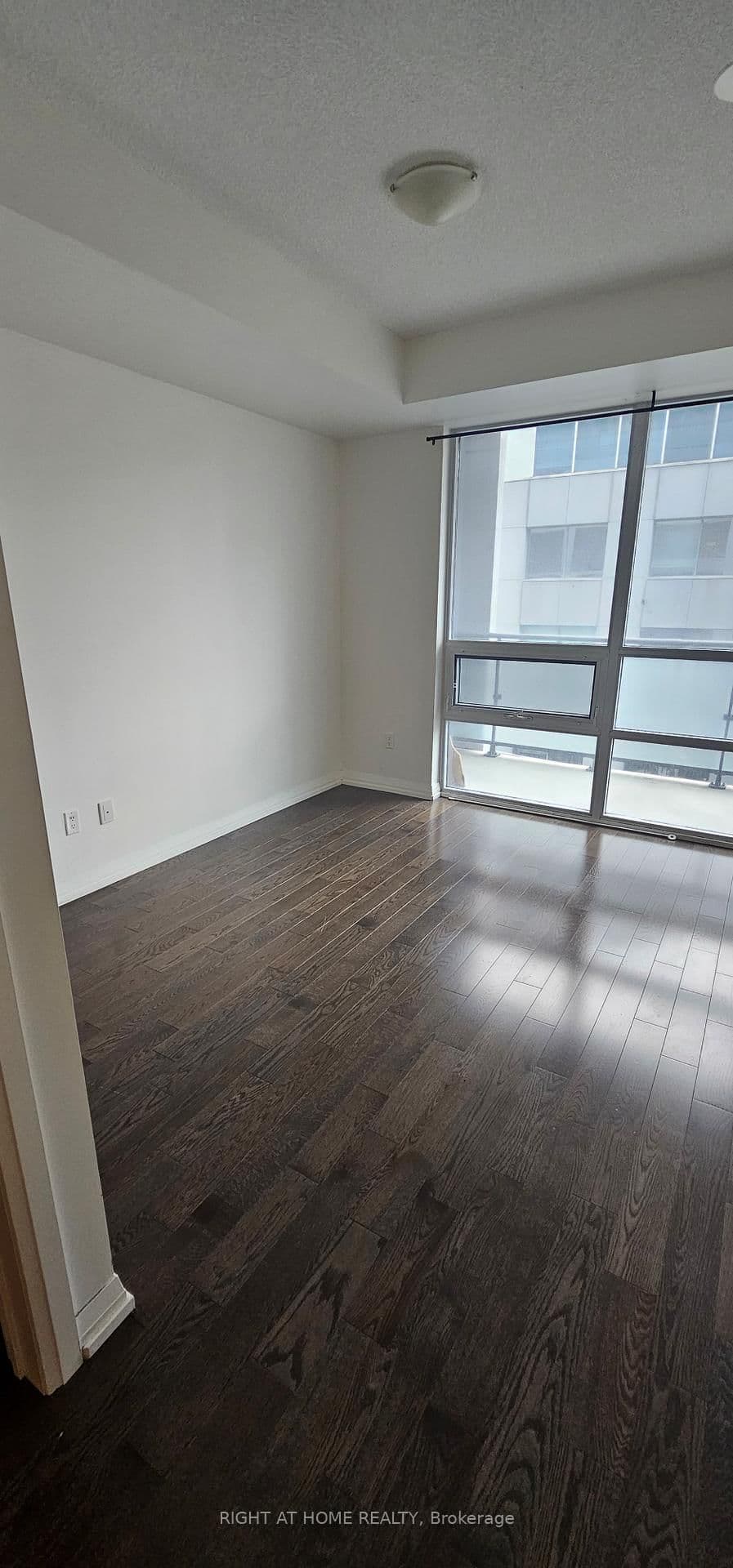 460 Adelaide Street, Unit 632 thumbnail 9