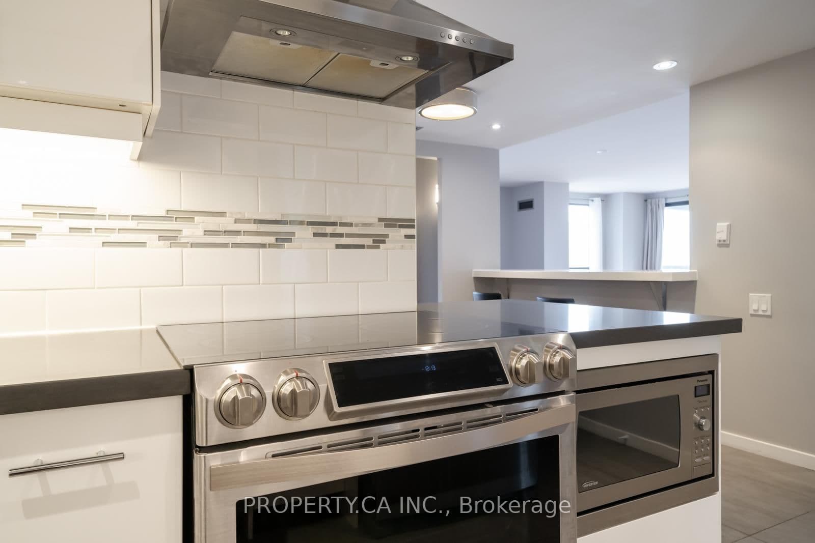 1 Concorde Place, Unit 1202 thumbnail 9