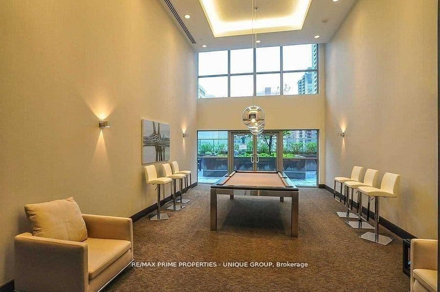 386 Yonge Street, Unit 3807 thumbnail 16