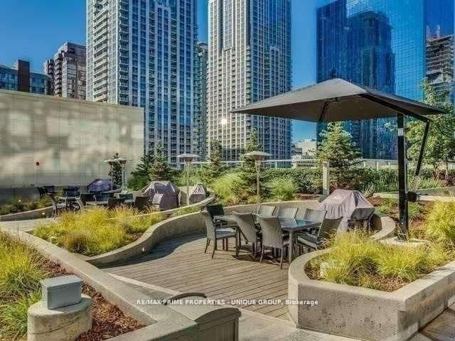 386 Yonge Street, Unit 3807 thumbnail 18
