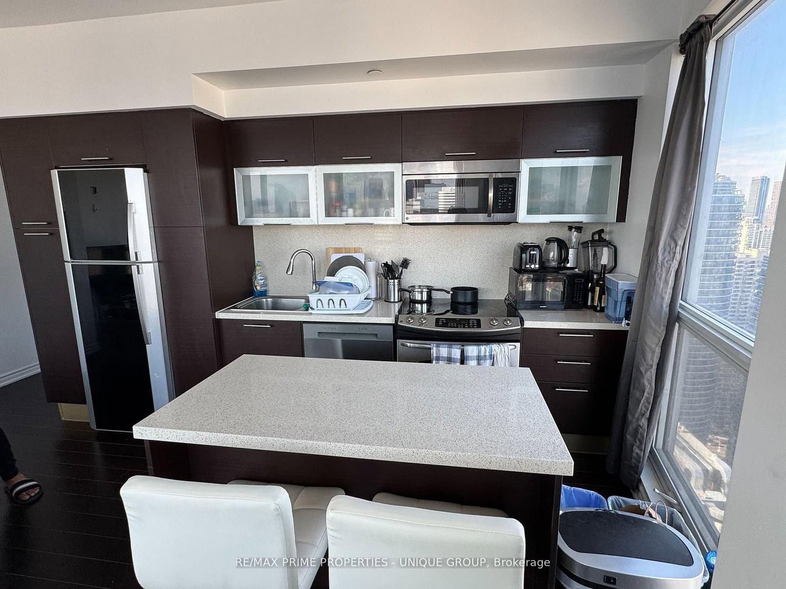 386 Yonge Street, Unit 3807 thumbnail 5