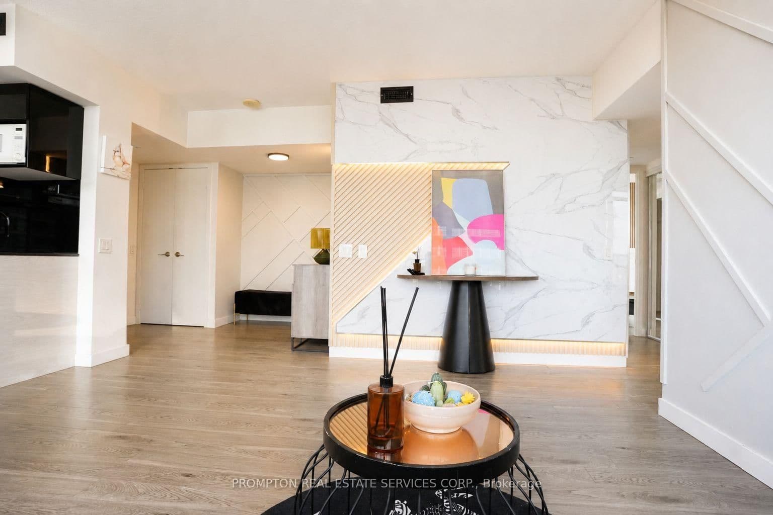 72 Esther Shiner Boulevard, Unit 717 thumbnail 17